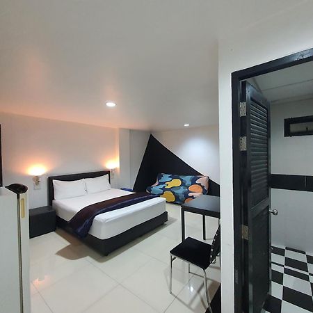 @Room Apartment Банкок Екстериор снимка